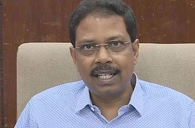 கரோனா நோயாளிகள் கடைசி ஒரு மணி நேரத்தில் வாக்களிக்க ஏற்பாடு: சத்யபிரத சாகு