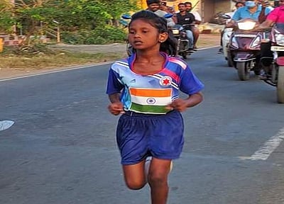 அலிவலம் எஸ்.இ.டி. வித்யாதேவி பள்ளி மாணவி உலக சாதனை