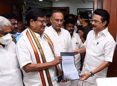 திமுக - காங்கிரஸ் கூட்டணி ஒப்பந்தம் கையெழுத்தானது - புகைப்படங்கள்