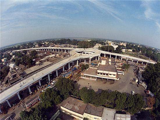 திண்டிவனம்: திமுகவுடன் மோதப்போவது அதிமுகவா? பாமகவா?