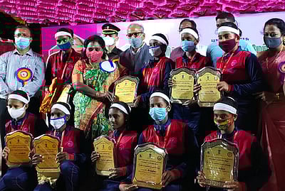 புதுச்சேரியில் உலக மகளிா் தின விழா: துணைநிலை ஆளுநா் பங்கேற்பு