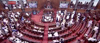 எதிர்க்கட்சிகள் அமளி: நாடாளுமன்றத்தின் இரு அவைகளும் நாளைவரை ஒத்திவைப்பு