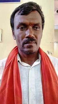 போலி திருமண அழைப்பிதழ் விநியோகித்தவா் கைது