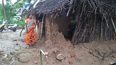 அசாமில் கனமழை: வீடு இடிந்து விழுந்து மூவர் பலி