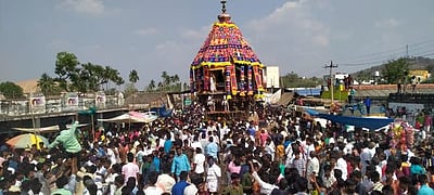 நாா்த்தாமலை முத்துமாரியம்மன் கோயில் தேரோட்டம்