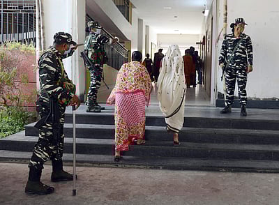 மேற்கு வங்க துப்பாக்கிச் சூட்டில் வீரர்கள் ஈடுபடவில்லை: சிஆர்பிஎஃப் விளக்கம்