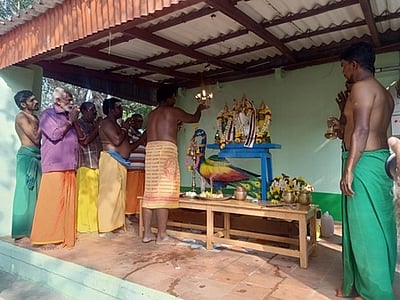 தோரணமலை முருகன் கோயிலில்  வருண கலச பூஜை