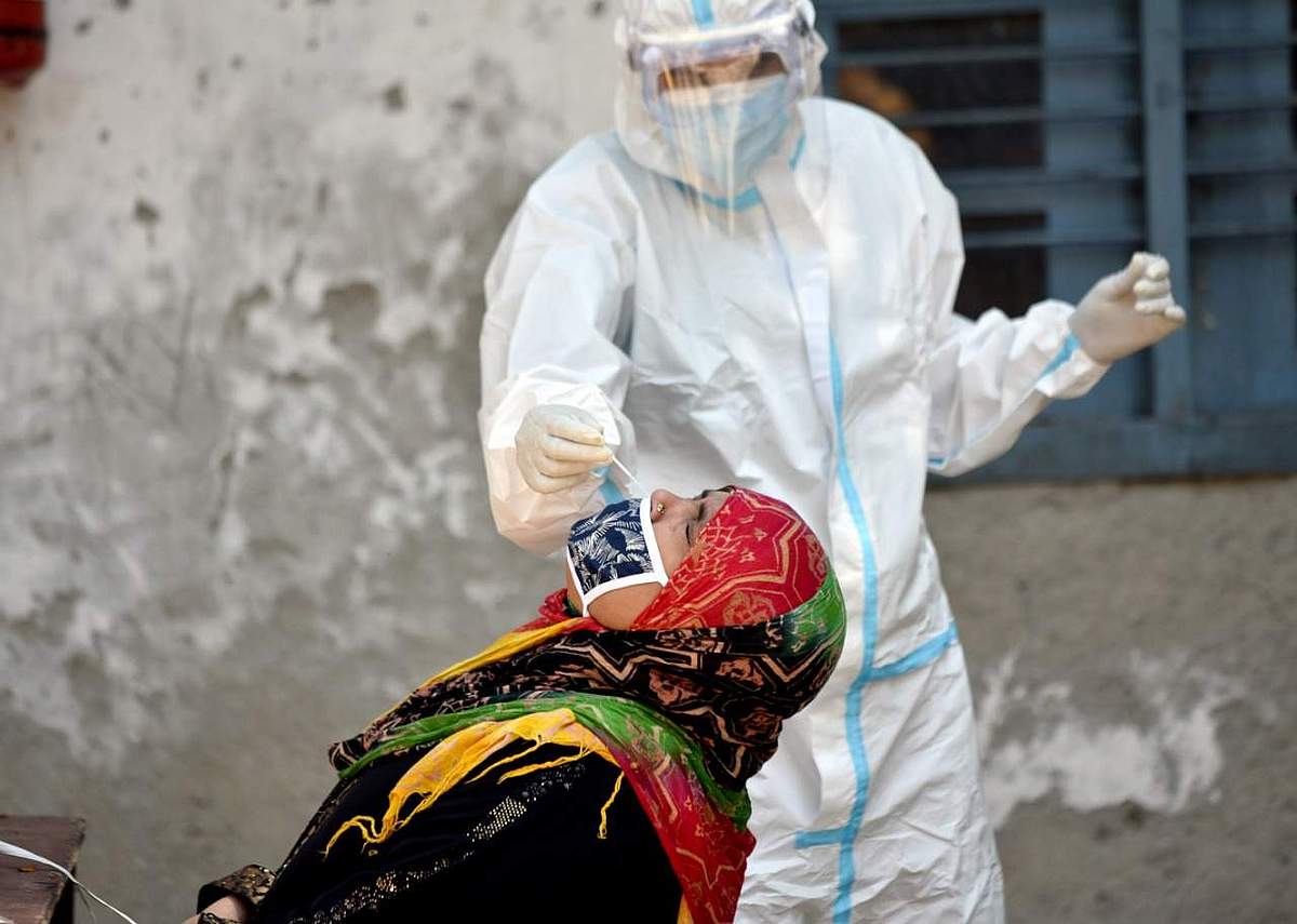 தில்லியில் மேலும் 7,897 பேருக்கு கரோனா தொற்று