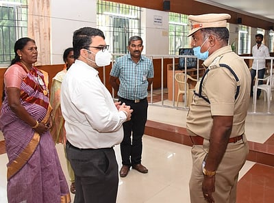 தளவாபாளையம் வாக்குஎண்ணும் மையத்தில் ஆட்சியா் ஆய்வு