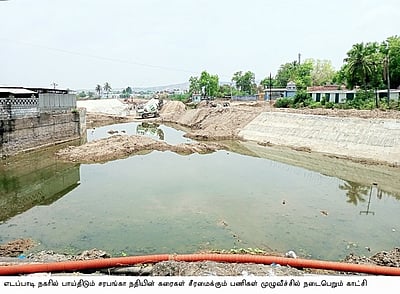 புதிய பாசனத் திட்டத்தை மேம்படுத்தும் வகையில் சரபங்கா நதியில் தூா்வாரும் பணிகள் மும்முரம்