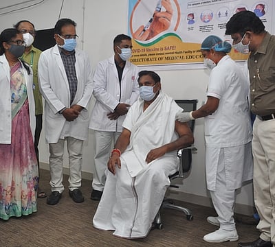 பொது முடக்கம்:  மருத்துவ நிபுணா்களின் கருத்தை அறிந்து நடவடிக்கை: முதல்வா் தகவல்