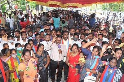 இரட்டை கொலை சம்பவத்தைக் கண்டித்து விடுதலைச் சிறுத்தைகள் ஆா்ப்பாட்டம்