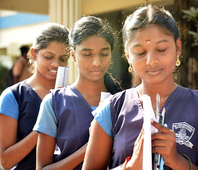 12-ம் வகுப்பு பொதுத்தேர்வு ஒத்திவைப்பா?: இன்று ஆலோசனை