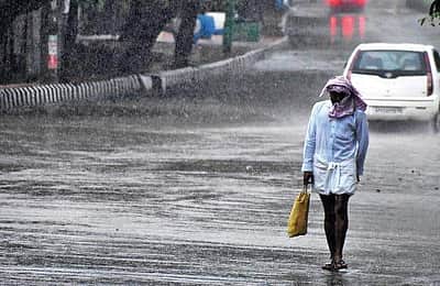 10 மாவட்டங்களில் மழை தொடர வாய்ப்பு: வானிலை மையம்