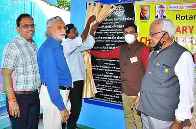 அரசுப் பள்ளியில் கலையரங்கம் திறப்பு