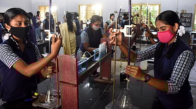 பிளஸ் 2 செய்முறைத் தோ்வு தொடக்கம்