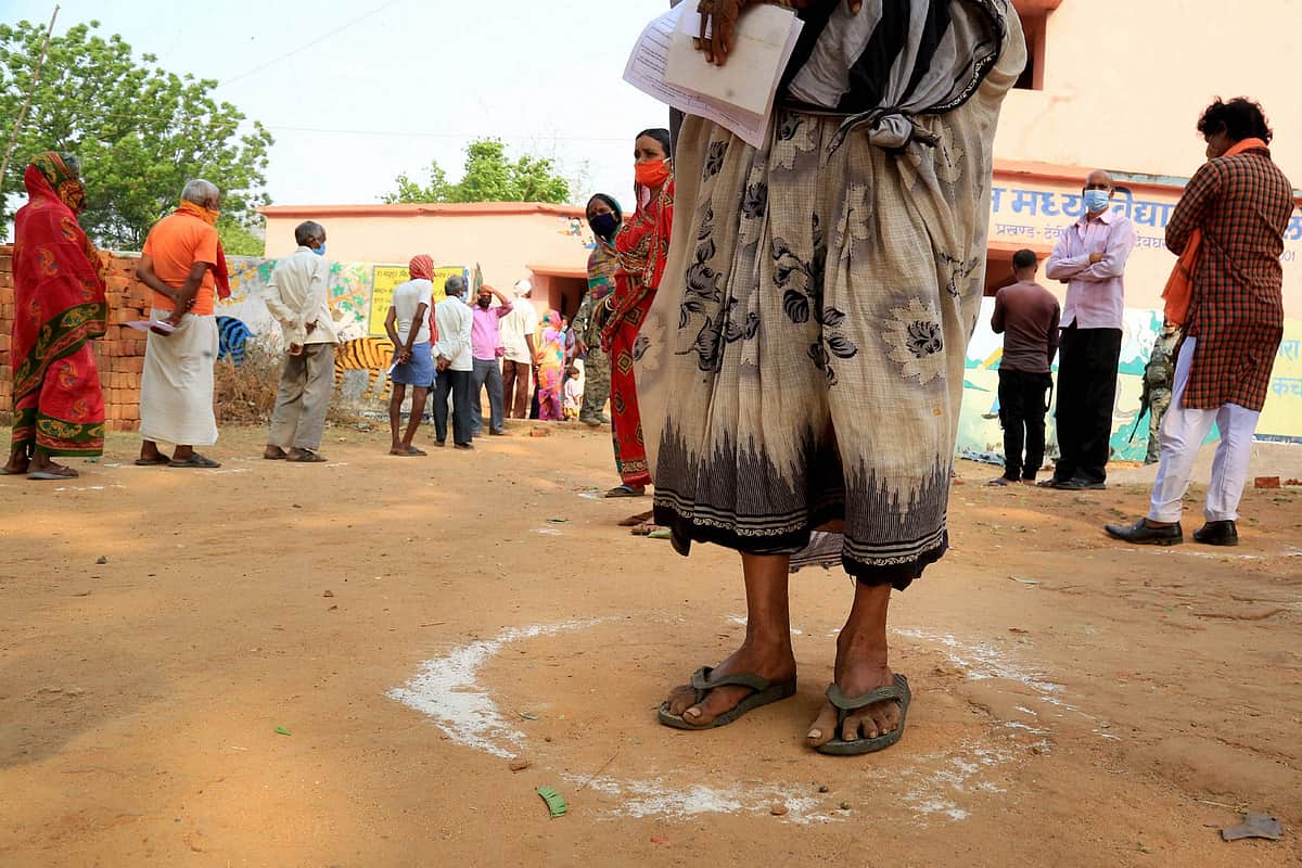 மேற்கு வங்கத்தில் 1 மணி நிலவரப்படி 54.67% வாக்குப்பதிவு