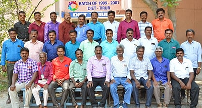 20 ஆண்டுகளுக்குப் பின் சந்தித்த முன்னாள் ஆசிரியா் பயிற்சிப் பள்ளி மாணவா்கள்