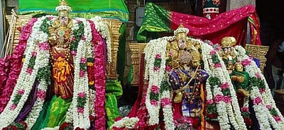 மானாமதுரை ஆனந்தவல்லி கோயில் சித்திரை திருவிழா: உள்பிரகாரத்தில் சுவாமி புறப்பாடு