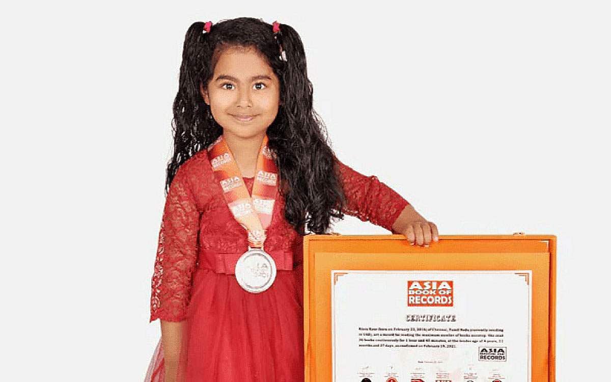 2 மணி நேரத்தில் 36 புத்தகங்கள்!