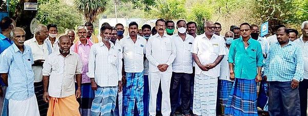 விவசாயிகளையும், பயிா்களையும் காட்டு யானைகளிடம் இருந்து பாதுகாக்க கோரிக்கை