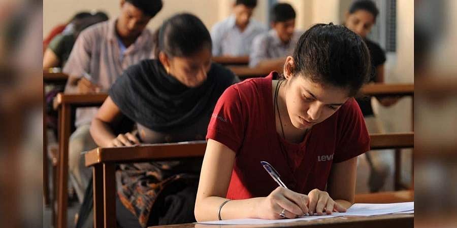 நீட் கருணை மதிப்பெண்: 1500 மாணவர்களுக்கு நாளை மறுதேர்வு!