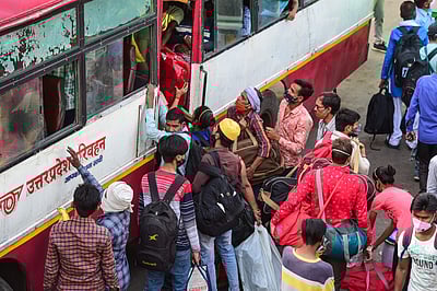 ’தில்லியை விட்டு வெளியேற வேண்டாம்’: புலம்பெயர் தொழிலாளர்களுக்கு துணைநிலை ஆளுநர் வேண்டுகோள்