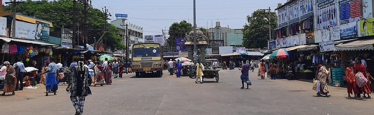 பண்ருட்டி பேருந்து நிலையத்தில் ஆக்கிரமிப்பு