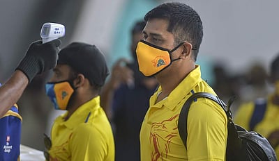 தோனி பெற்றோருக்கு கரோனா பாதிப்பு