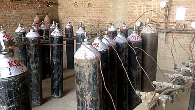 ஆக்சிஜன் பெறுவதைத் தடுக்கும் ஹரியாணா, உ.பி. அதிகாரிகள்: தில்லி துணை முதல்வர்