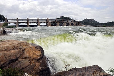 மேட்டூா் அணைக்கு நீா்வரத்து மேலும் அதிகரிப்பு