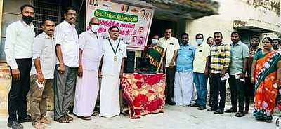 நூலகத்துக்கு கணினி வழங்கிய ரோட்டரி சங்கத்தினா்