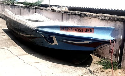 கோடியக்கரை அருகே கரை ஒதுங்கிய ஆளில்லா இலங்கைப் படகு