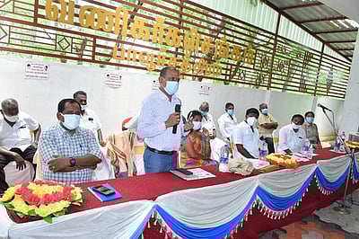 பாவூா்சத்திரத்தில் கரோனா தடுப்பு விழிப்புணா்வுக் கூட்டம்