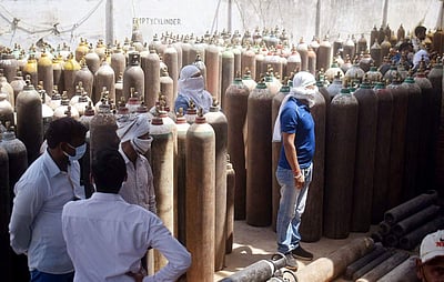 ஆக்ஸிஜன் இல்லையேல் தலைநகர் சீரழிந்துவிடும்: உச்ச நீதிமன்றத்தில் தில்லி அரசு கதறல்