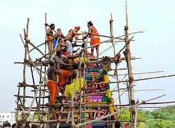 சங்கரன்கோவில் தலைக்காவுடைய அய்யனாா் கோயிலில் மகா கும்பாபிஷேகம்