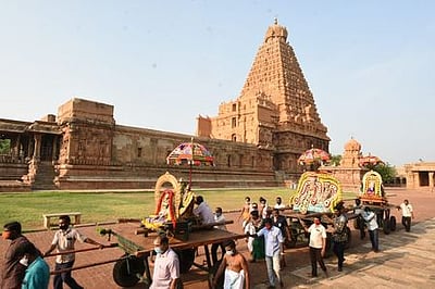 தஞ்சாவூரில் பெரியகோயில் தேரோட்டம் ரத்து: உள்பிரகாரத்தில் சுவாமி புறப்பாடு