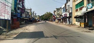 முழு ஊரடங்கு: வெறிச்சோடிய பெரியகுளம்