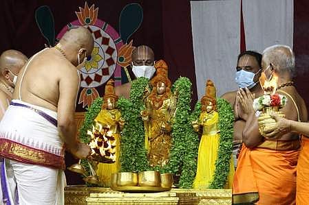 வசந்தோற்சவ 2-ஆம் நாள் ஸ்நபன திருமஞ்சனம்