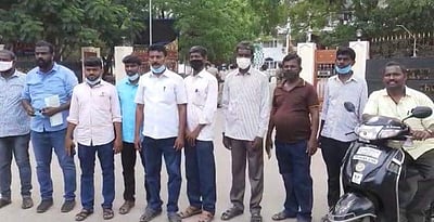 ஸ்டெர்லைட்டை கண்டித்து தூத்துக்குடி மாவட்ட ஆட்சியர் அலுவலகம் முற்றுகை