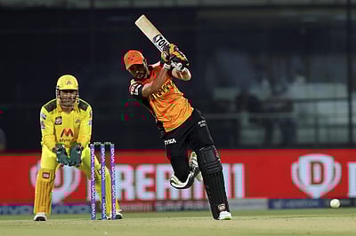 மணீஷ், வார்னர் அரைசதம்: ஹைதராபாத் 171 ரன்கள் குவிப்பு