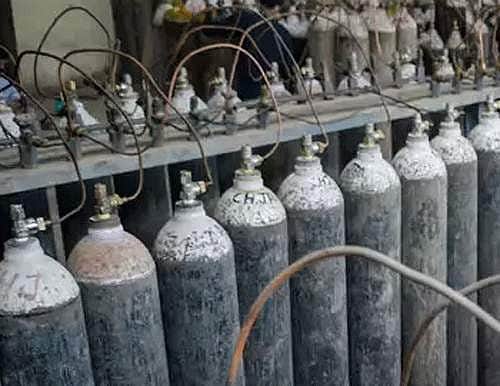 கர்நாடகம்: ஆக்சிஜன் பற்றாக்குறையால் 24 கரோனா நோயாளிகள் பலி 