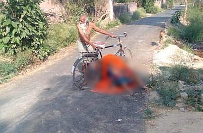 உ.பி.யில் கரோனாவால் பலியான மனைவி: தகனம் செய்ய முடியாமல் தவித்த முதியவர்