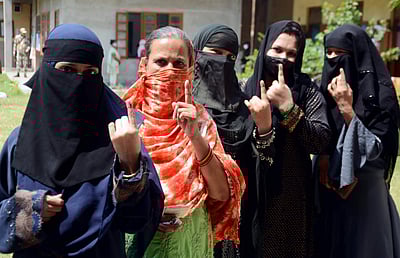 மேற்கு வங்கம்: 5.30 மணி நிலவரப்படி 76.07 சதவிகிதம் வாக்குப் பதிவு