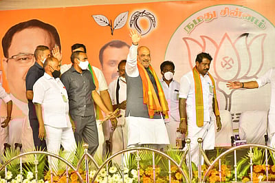 தமிழகத்தின் வளர்ச்சிக்கு அதிமுக-பாஜக கூட்டணிக்கு வாய்ப்பளியுங்கள்: அமித்ஷா