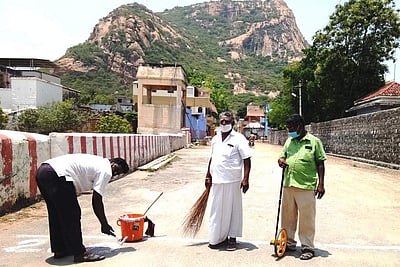 சங்ககிரி: பாதுகாப்பு எல்லைக் கோடுகள் தரையில் எழுதும் பணிகள் தொடக்கம் 