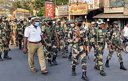 சட்டப்பேரவைத் தோ்தல் பாதுகாப்புப் பணி: துணை ராணுவத்தினா் வருகை