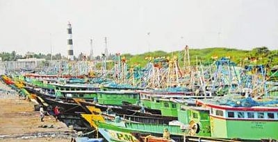 நாகை: கடல் நகரில் கரையேறப்போவது யாா்?