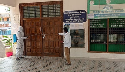 வட்டாட்சியா் அலுவலகத்தில் இருவருக்கு கரோனா