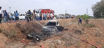 ஊத்தங்கரை அருகே கார் - பைக் மோதல்: ஒருவர் பலி, வாகனங்கள் எரிந்து சேதம்